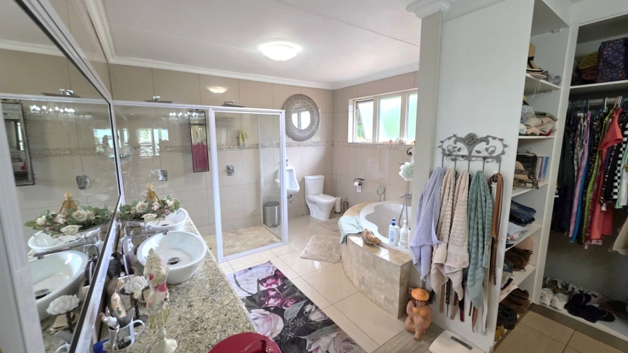 3 Bedroom Property for Sale in Caribbean Beach Club North West